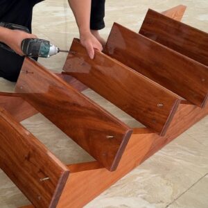 Detailed Video Tutorial On How To Build A Complete Wooden Stairs Step By Step - Skillful woodworking